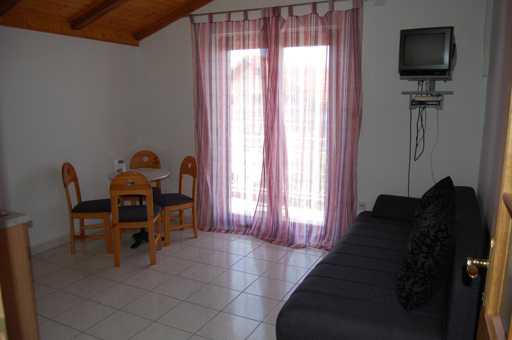 Apartments Bojanic Vodice Ruang foto
