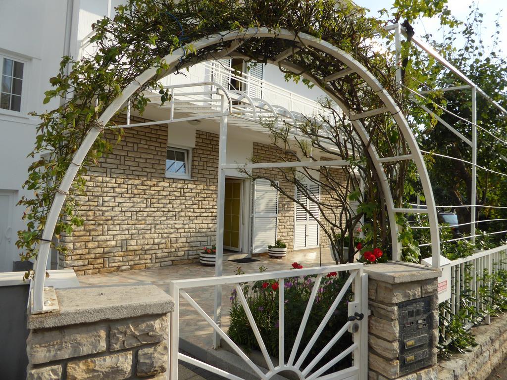 Apartments Bojanic Vodice Bagian luar foto