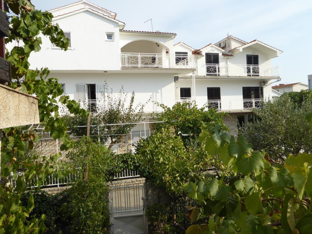 Apartments Bojanic Vodice Bagian luar foto