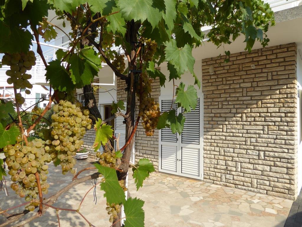 Apartments Bojanic Vodice Bagian luar foto